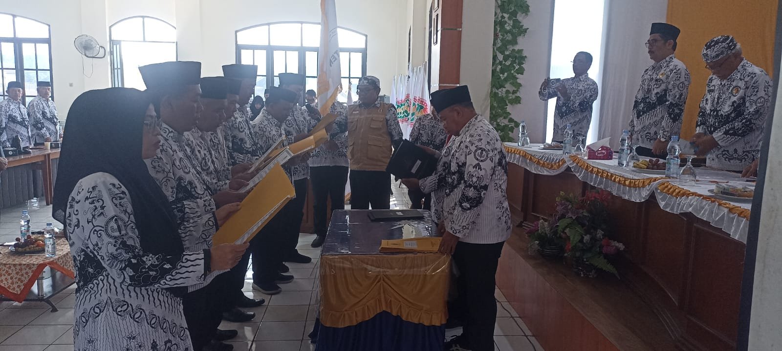 Pelantikan Pengurus Perwakilan YPLP PGRI Kabupaten Cianjur - Berita Pendidikan PGRI Jawa Barat